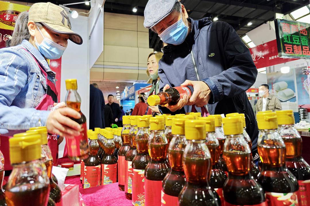大連食博會火爆開場 農副土特產品點亮城市消費新引擎