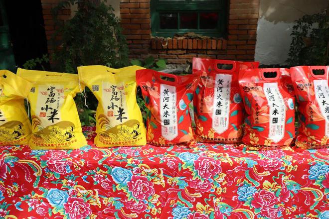 佳節品鄉情 濟陽農副土特產品展銷會現場盛況